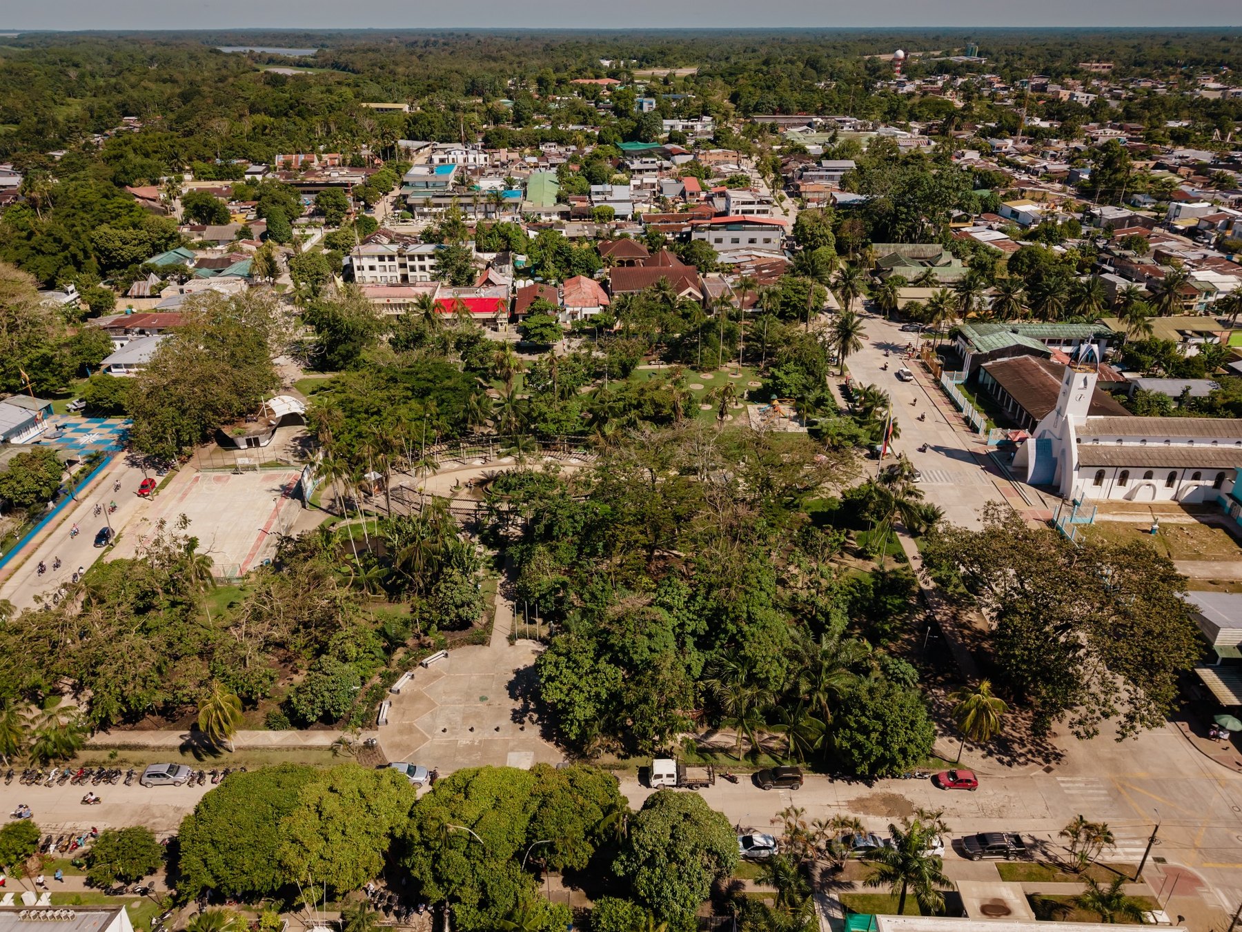 Amazon tour meals and logistics in Leticia