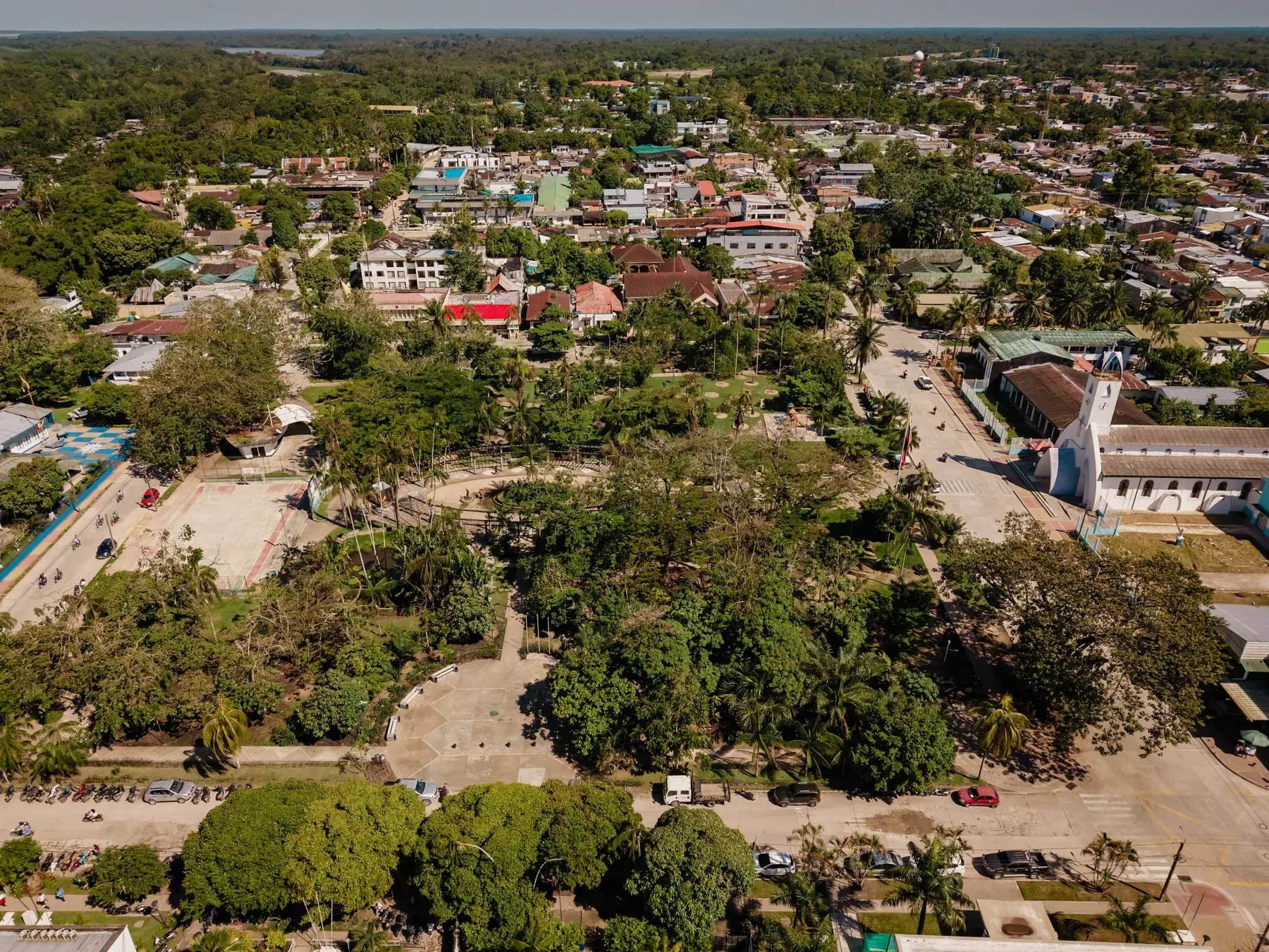 Amazon tour meals and logistics in Leticia