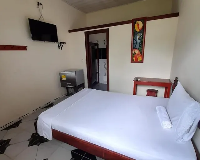 2 day tour + extra night with airport transfer
